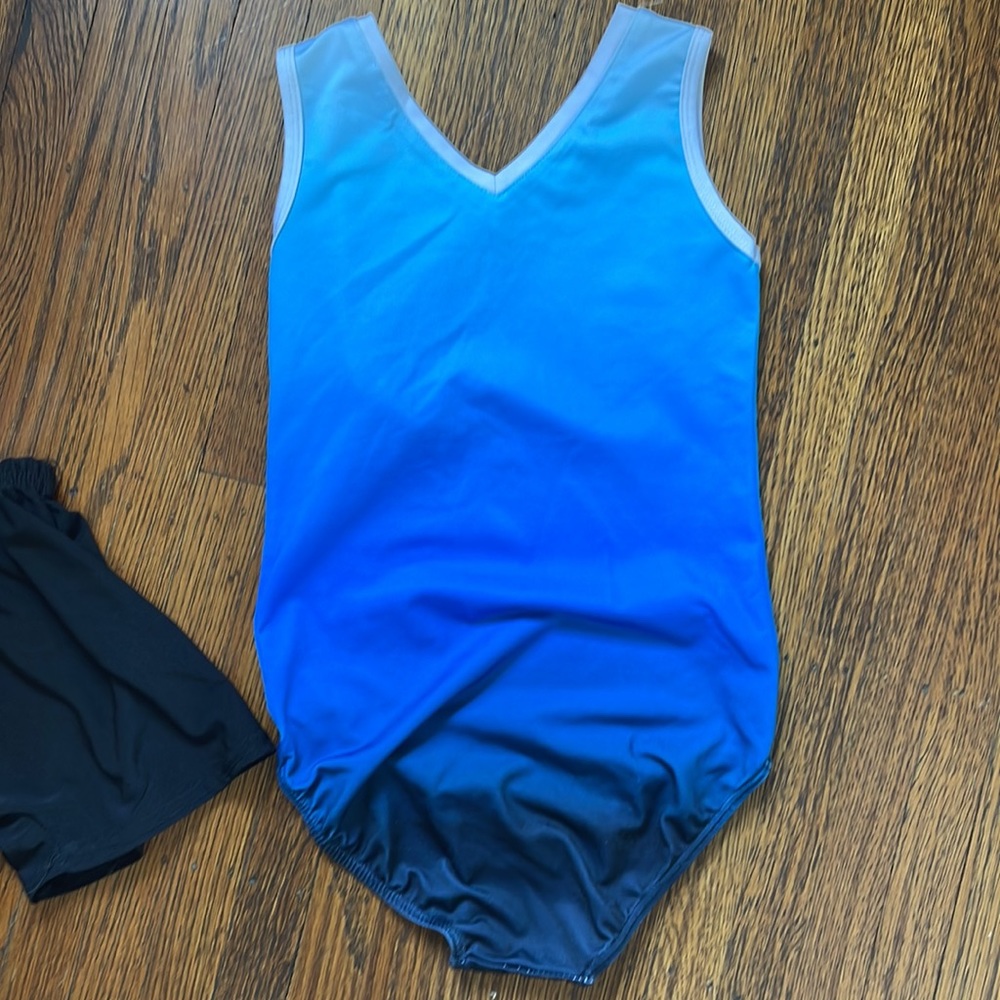 Gymnastics leotard and shorts Sz 8 - Picture 3 of 6
